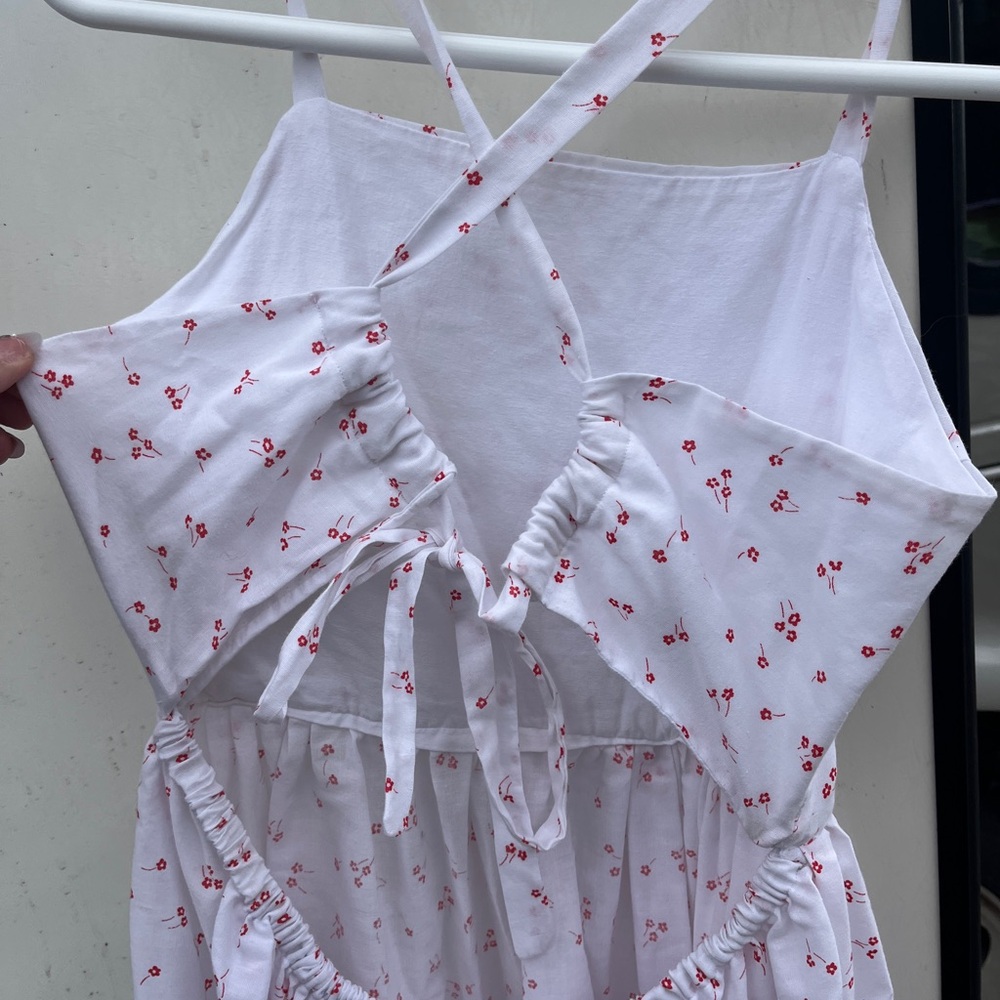 White Floral Tie-Back Sundress - Picture 6 of 8
